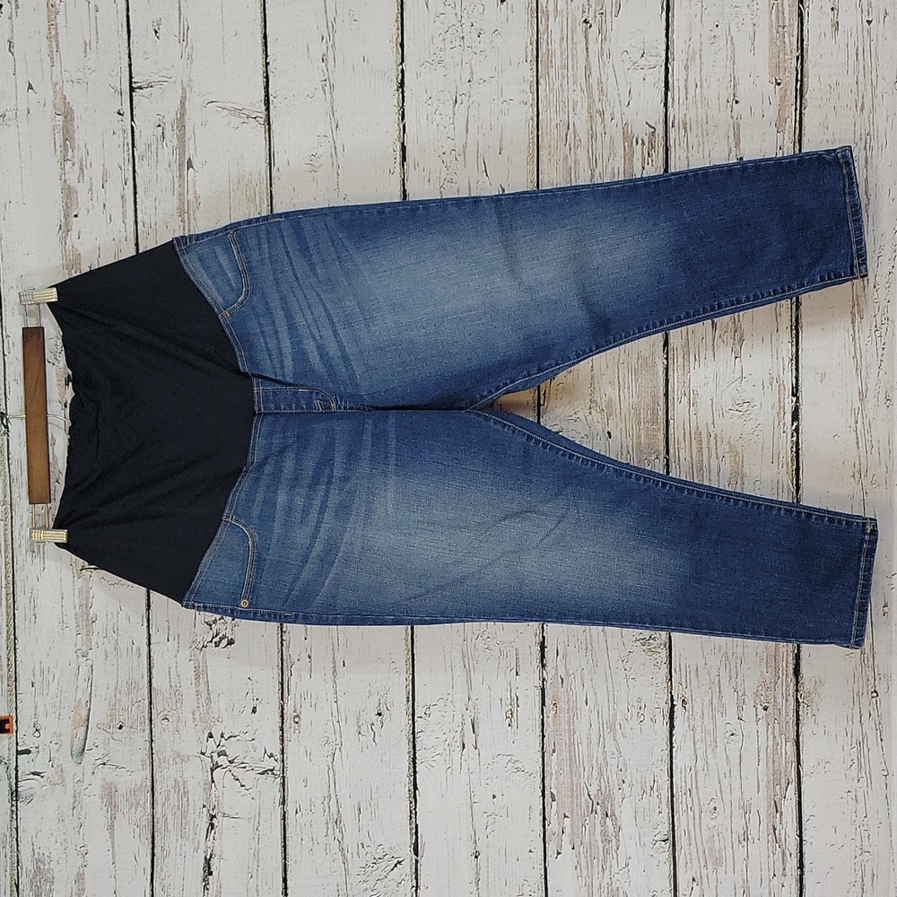 NWOT - Isabel Skinny Crop Jeans